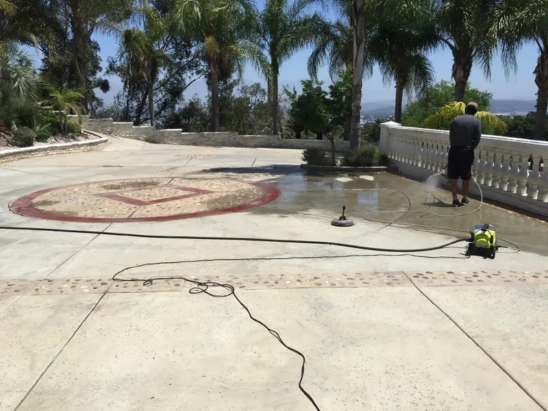 LA House - Driveway Powerwash