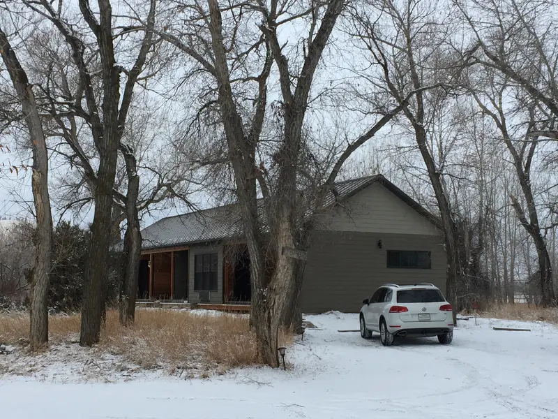 Yellowstone River Lodge